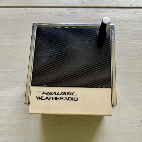 Radio Shack Other Realistic By Radioshack Cube Weather Radio Poshmark